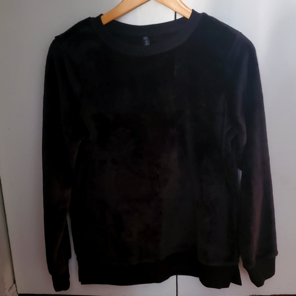 Gaiam plush fleece sweater size small, black